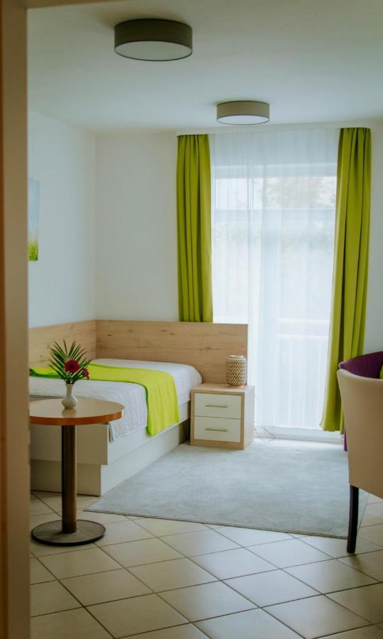Pension Tokus Нюрнберг Экстерьер фото