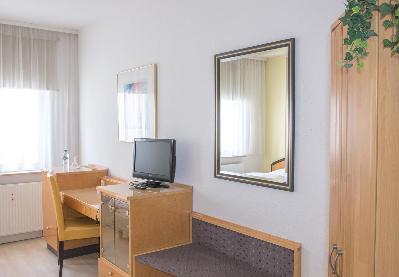 Pension Tokus Нюрнберг Экстерьер фото